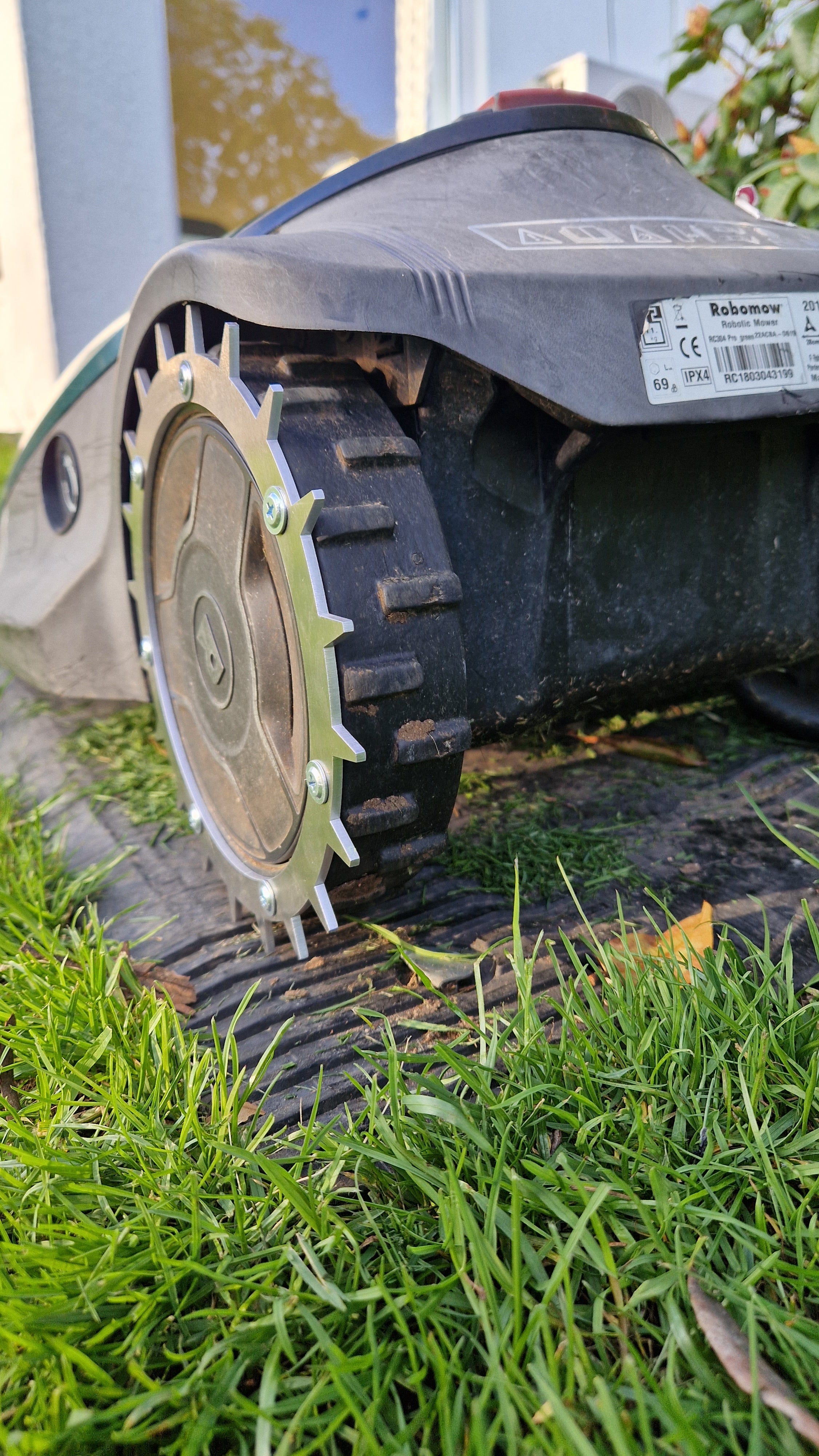 Spikes Robomow RC / MC